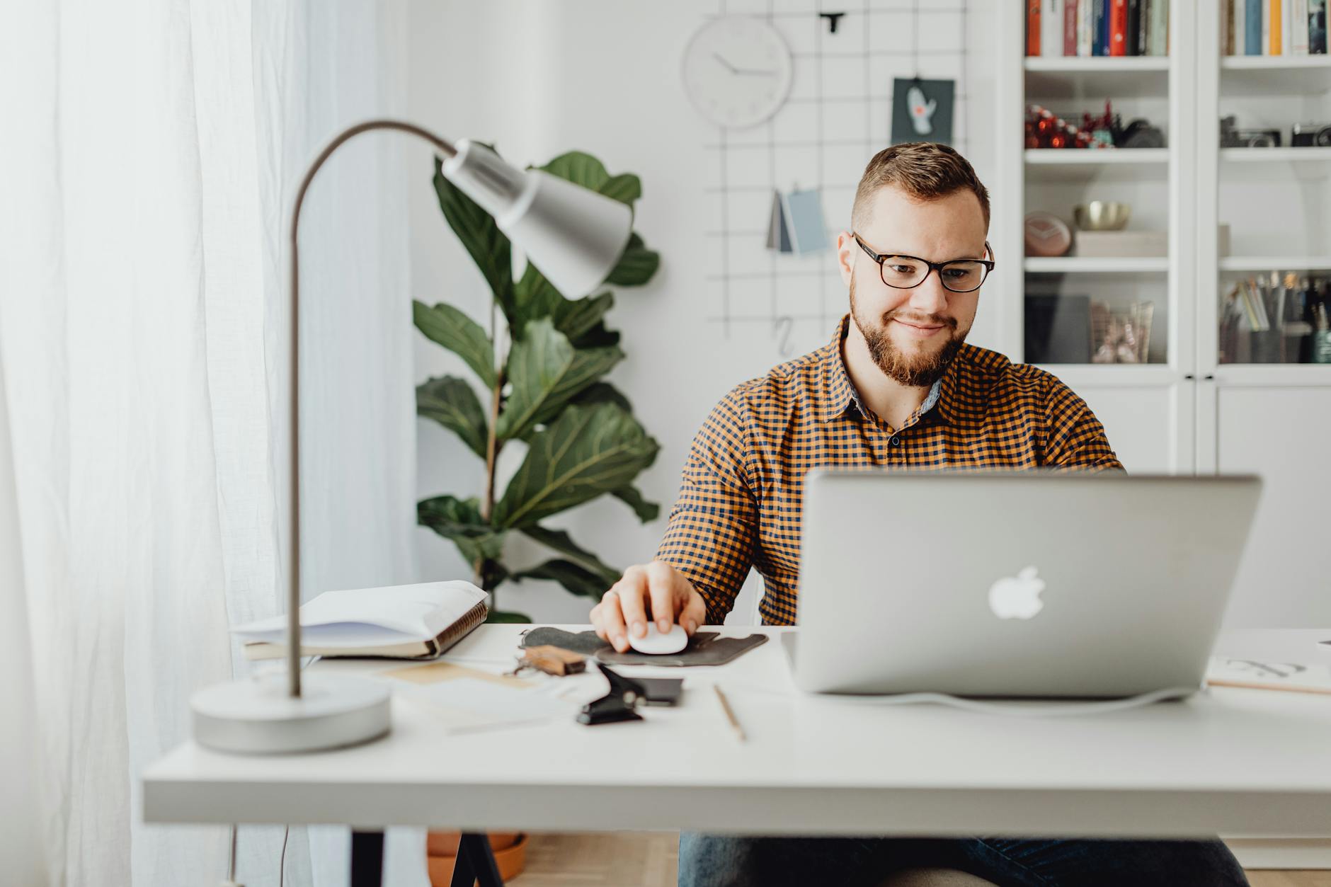 man using macbook